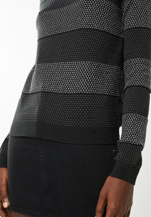 Vero Moda - Francine long sleeve button back cardi - black