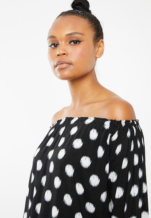 Revenge - Off shoulder polka dot top - black