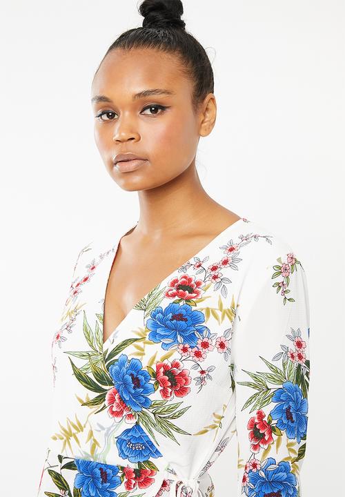 Revenge - Floral wrap top - white