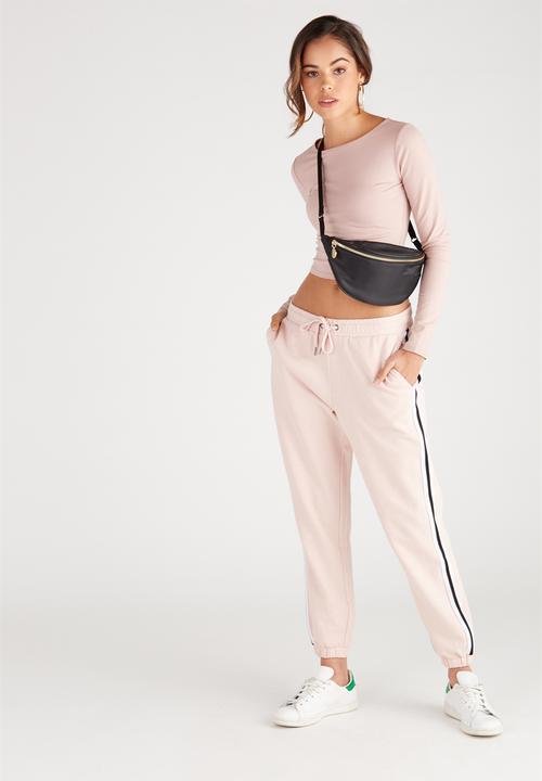 Supré  - Long sleeve raised neck crop tee - pink 