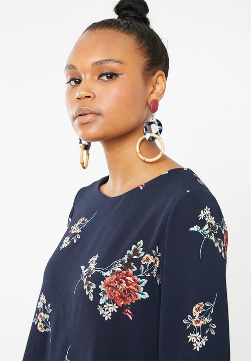 Revenge - 3/4 sleeve floral blouse - navy