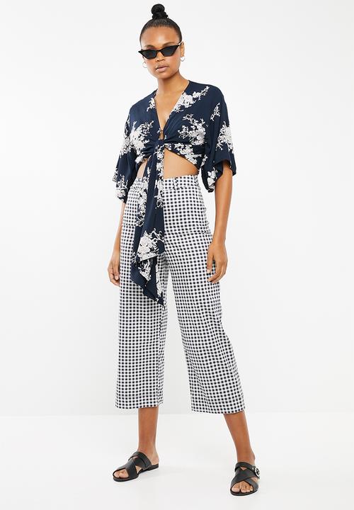 Revenge - Tie front kimono top - navy