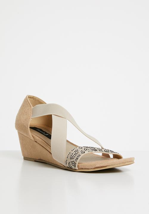 Sarah J - Stud detail wedges - beige