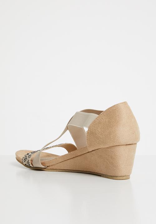 Sarah J - Stud detail wedges - beige