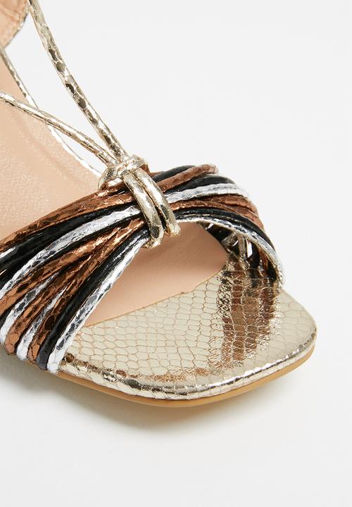 Jada - Metallic strappy heel - gold
