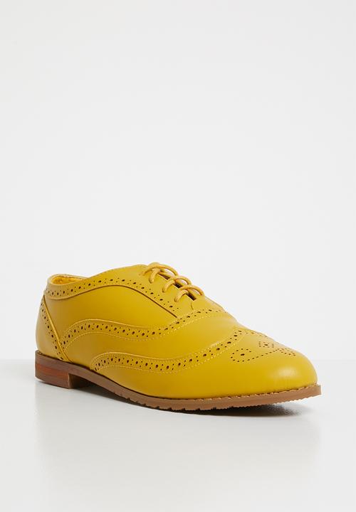 Jada - Lace-up brogues - yellow