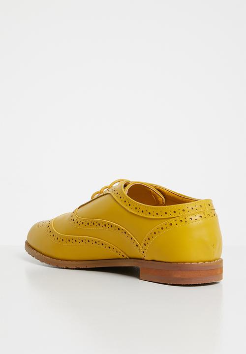 Jada - Lace-up brogues - yellow