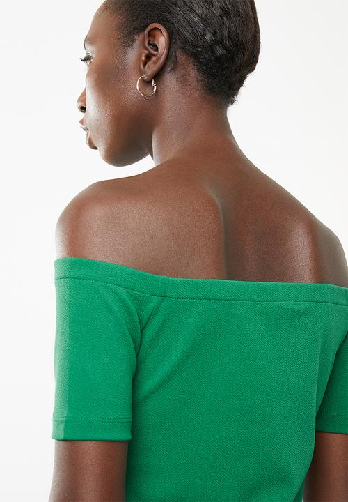 Superbalist - Fitted off the shoulder button through top - green