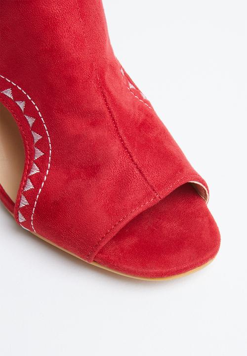 Jada - Ankle strap cut out heels - red
