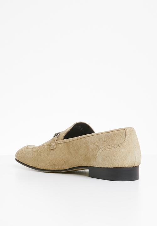 Superbalist - John suede loafer - Sand