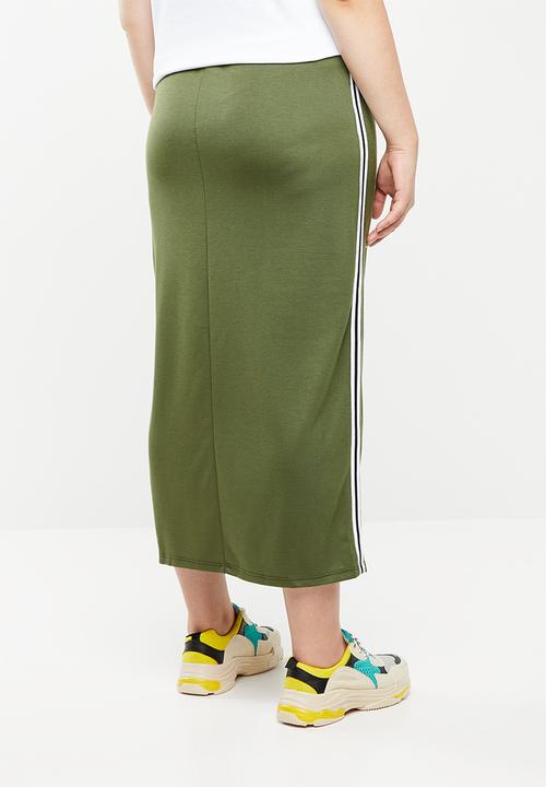 STYLE REPUBLIC PLUS - Maxi skirt with slits - green
