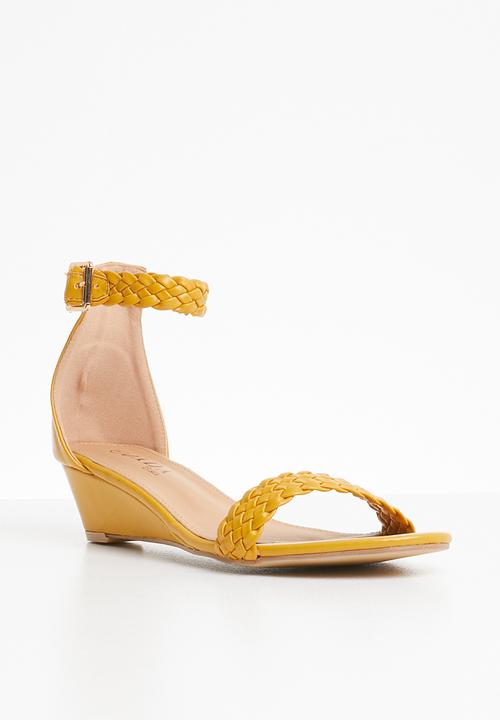 Jada - Ankle strap wedges - yellow