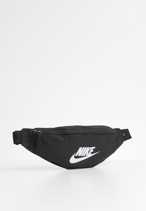 Nike - Nike sportswear heritage - black