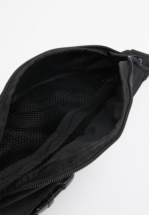 Nike - Nike sportswear heritage - black