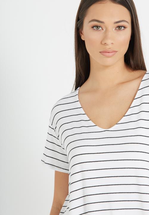 Cotton On - Madeline chop tee - white & black