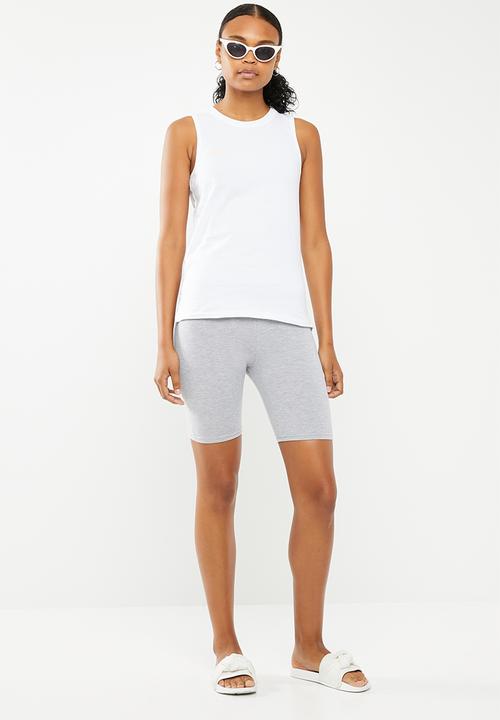 Umbro - Umbro long line vest - white