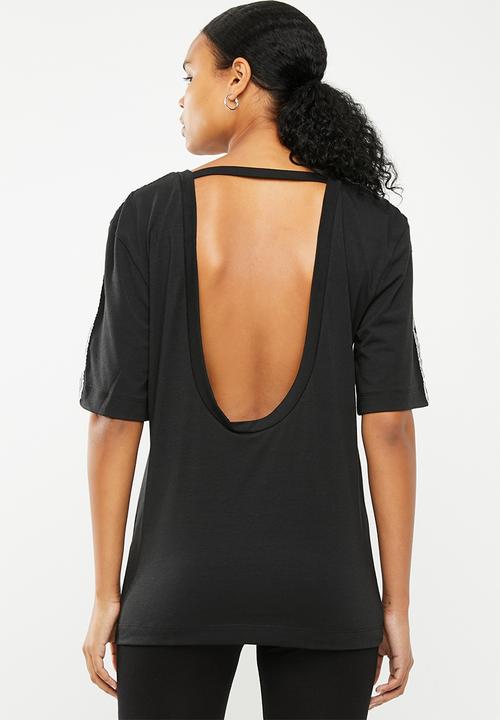 Umbro - Scoop back tee - black