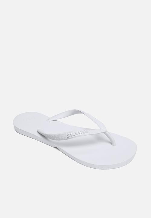 Salvatos - Fold-up flip flops - white