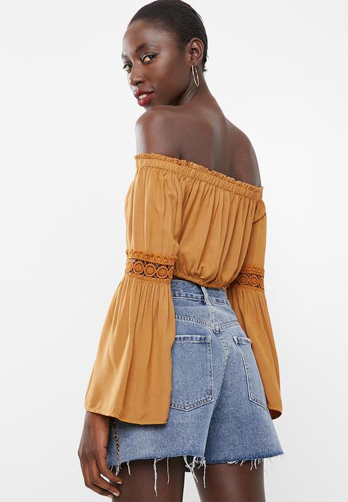 Missguided - Crochet sleeve milkmaid crop top - mustard