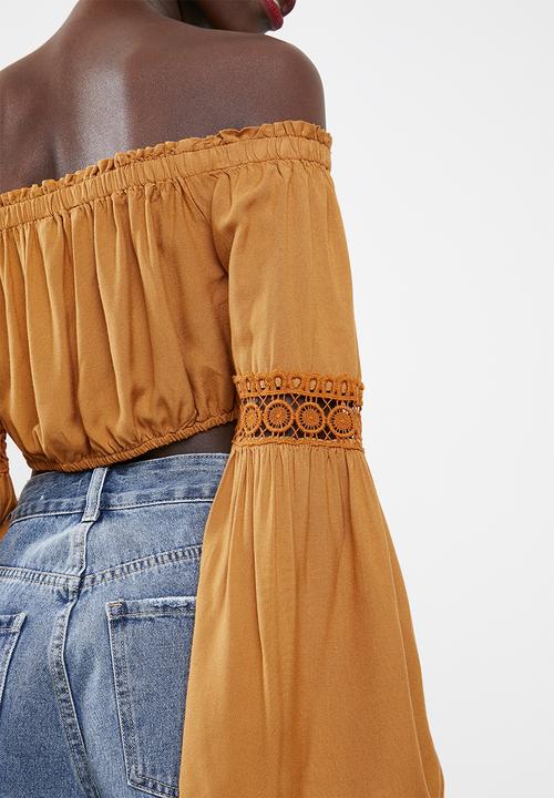 Missguided - Crochet sleeve milkmaid crop top - mustard