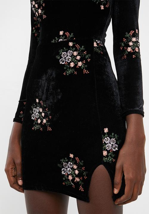 Missguided - Embroidered velvet high neck mini dress - black
