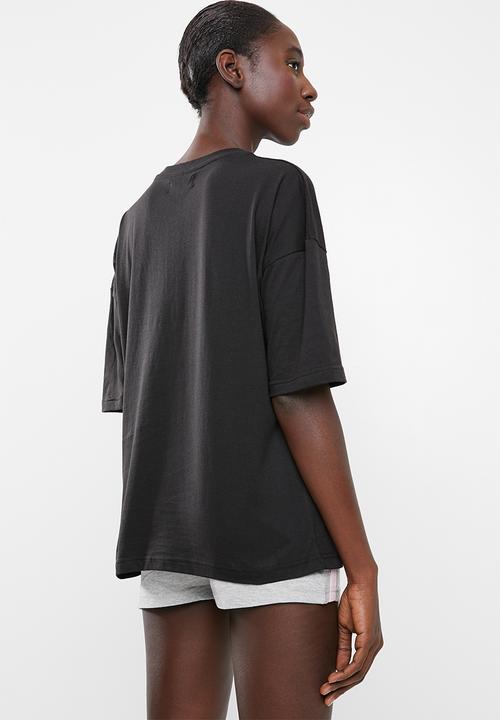 Missguided - 1972 oversized tee and short pj set - black & grey
