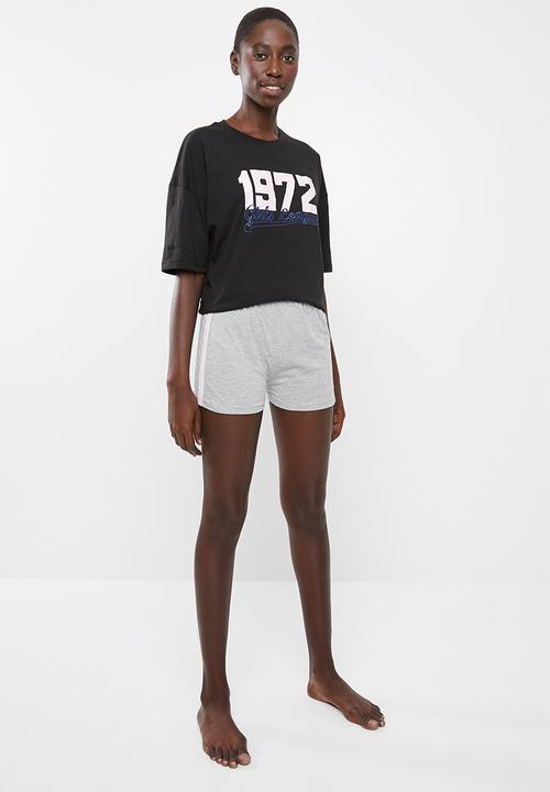 Missguided - 1972 oversized tee and short pj set - black & grey