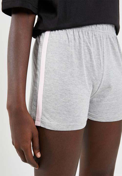 Missguided - 1972 oversized tee and short pj set - black & grey