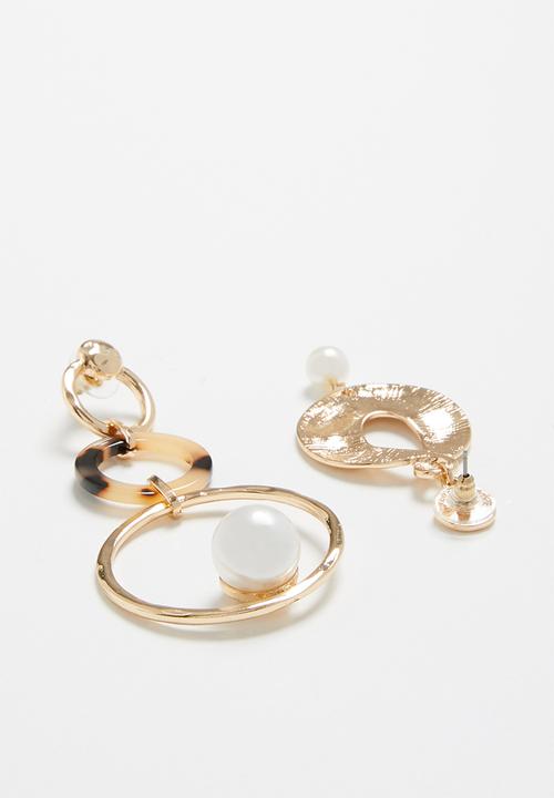 Superbalist - Monica mismatched earrings - gold