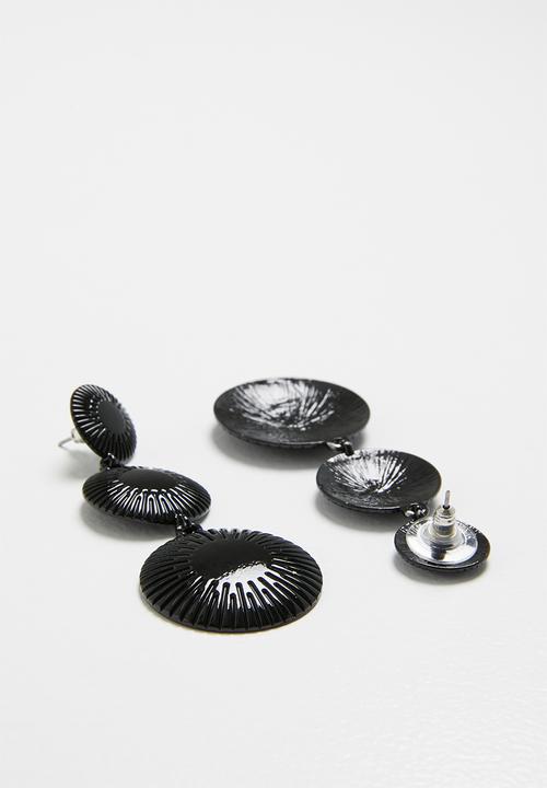 Superbalist - Millie drop earrings - black