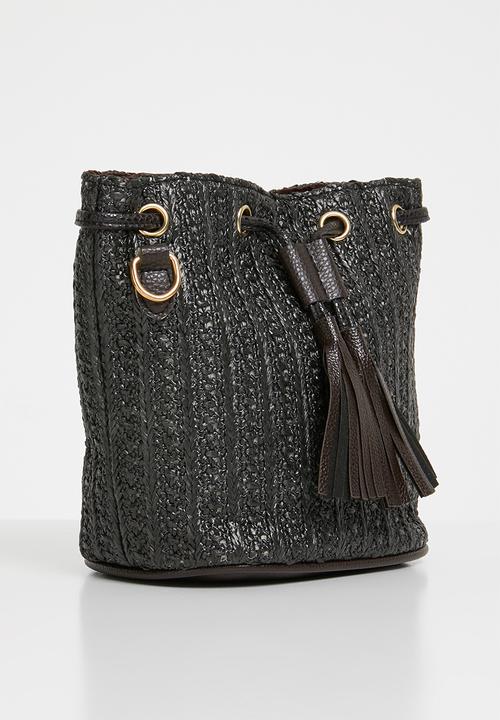 Superbalist - Straw drawstring bucket bag - black 