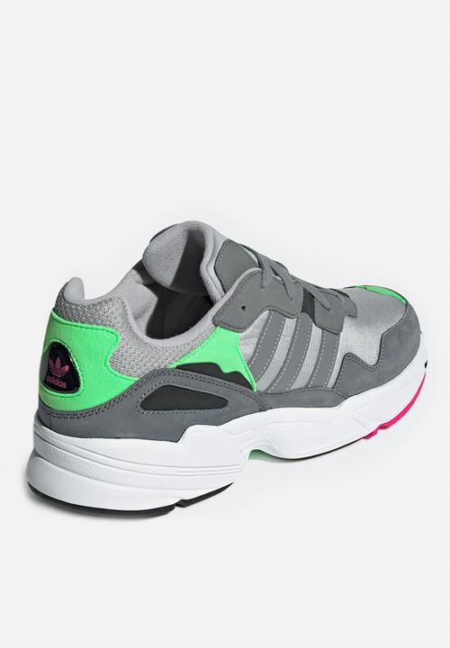 adidas Originals - YUNG-96 - grey & shock pink 