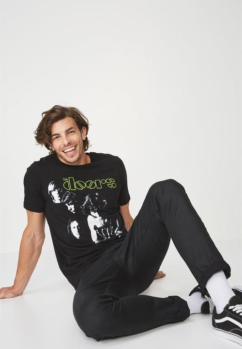 Cotton On - Tbar the doors-full band collaboration tee - black