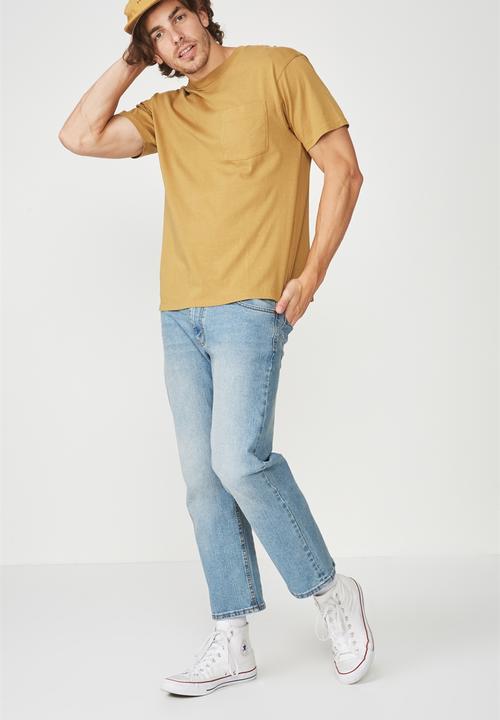 Cotton On - Dylan oversized square pocket tee - brown 