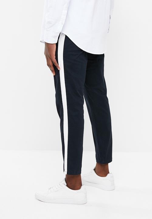 Superbalist - Cropped slim fit taped chino - navy