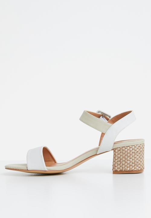 Butterfly Feet - Ankle strap heels - grey