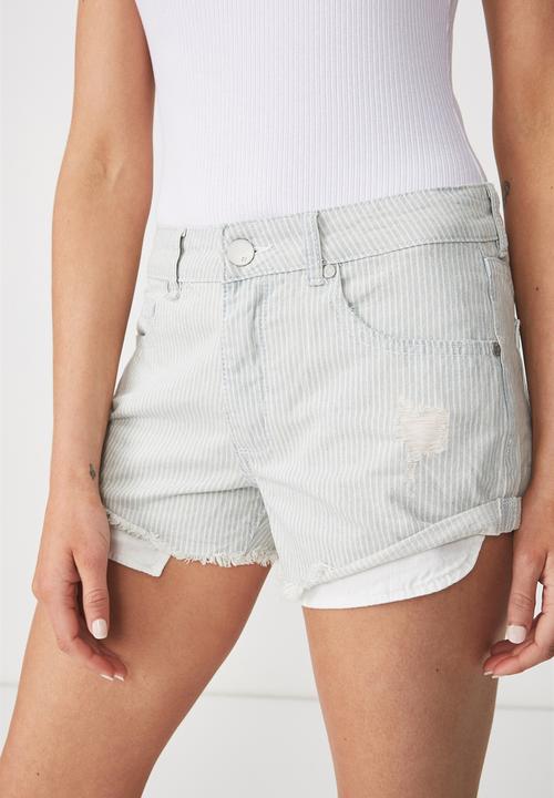 Cotton On - Mid rise Saturday denim shorts - blue