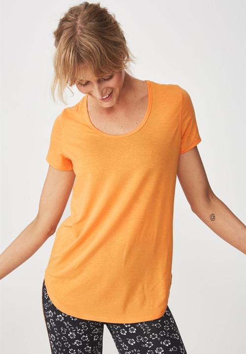orange t shirt