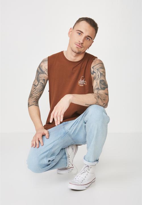 Cotton On - Stanly's Tbar muscle tee - brown