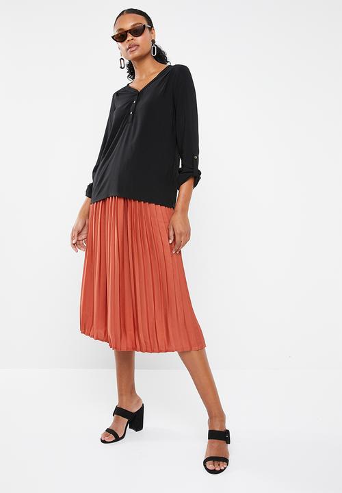 Vero Moda - Debbie lace long sleeve top - black