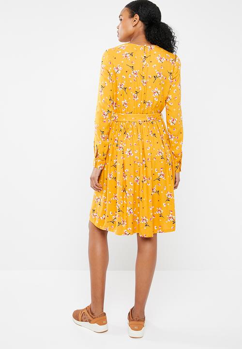 Vero Moda - Maya long sleeve dress - yellow