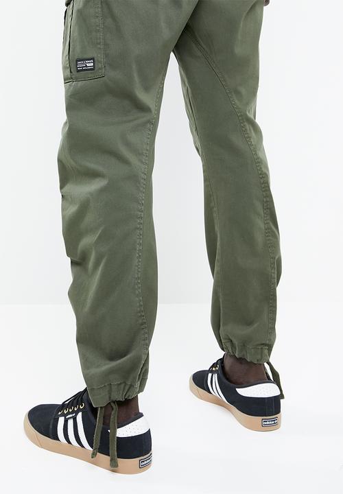 Jack & Jones - Drake chop AKM 574 cargo trousers - green