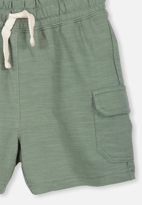 Cotton On - Henry slouch short - green
