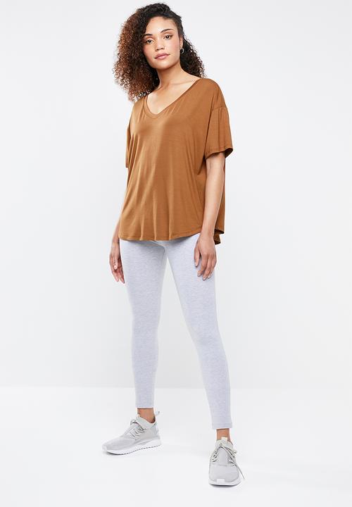 Superbalist - Longer length V-neck tee - tan