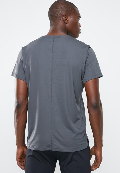 ASICS - Silver SS top - grey
