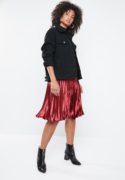 Missguided - Hammered satin pleated midi skirt - red
