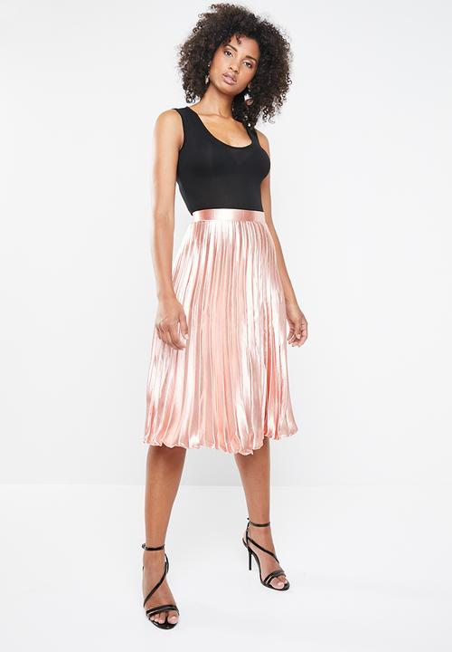 Missguided - Hammered satin pleated midi skirt - pink