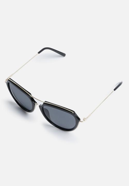 Superbalist - Jackie oversized sunglasses - black