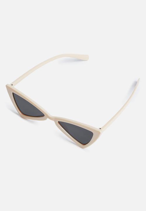 Superbalist - Winged cat eye sunglasses - cream