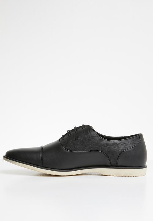 Superbalist - Nate textured oxford - black